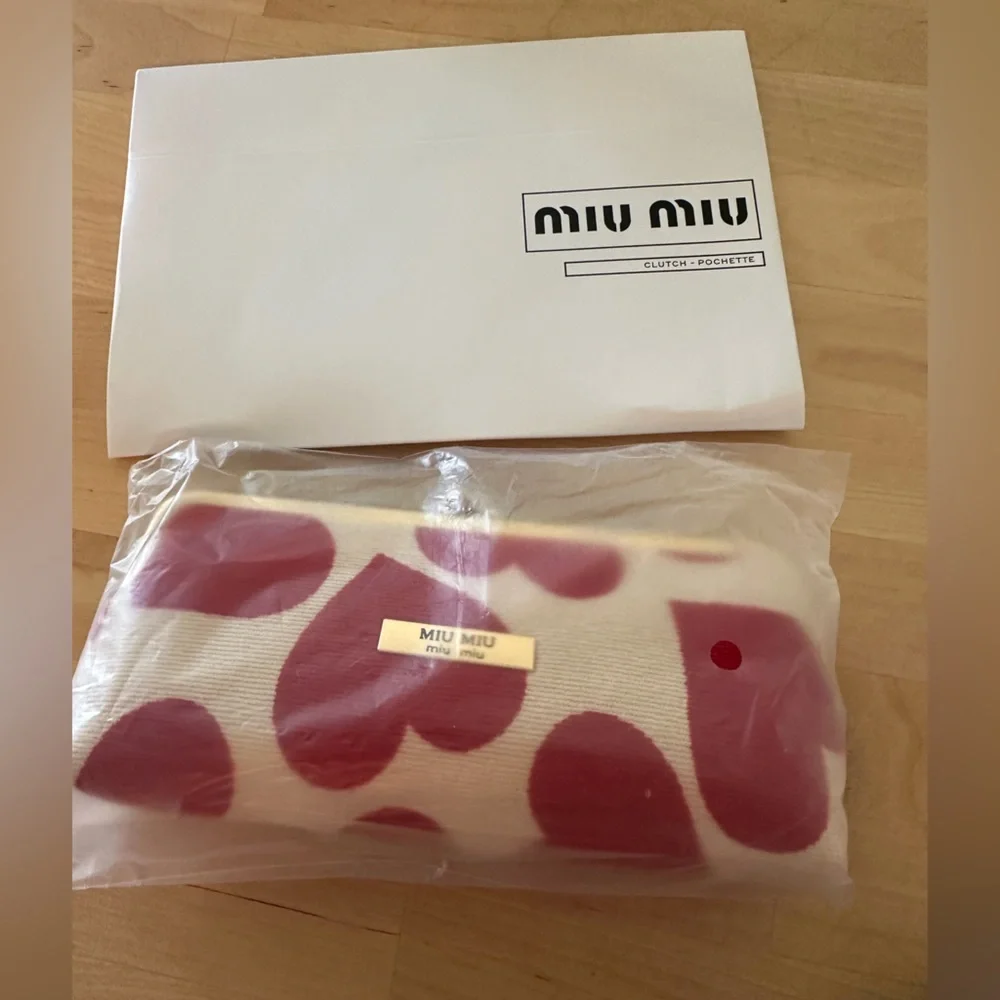 MIU MIU Red Heart Cosmetic Pouch / Bag With Chain NEW - Picture 2 of 5